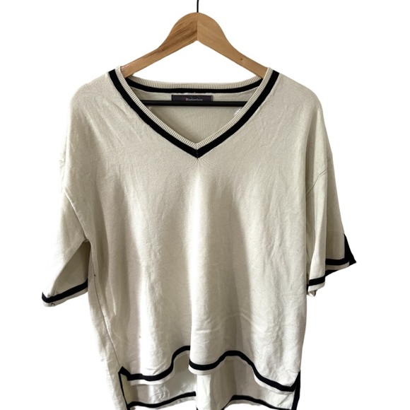 Bloggerlove Other - Chic V-Neck Cream Tee with Black Accents and matching shorts